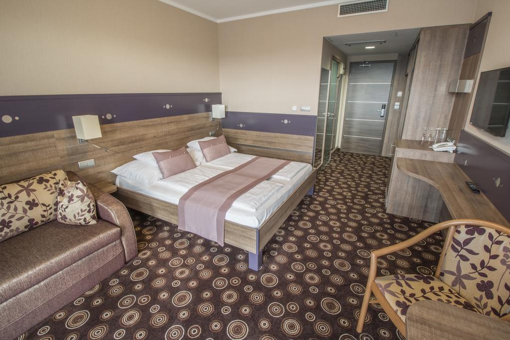Wellness Hotel Katalin Gyenesdiás Cameră foto
